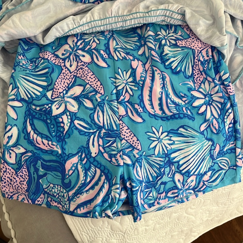 Lilly Pulitzer Ravi Short Sleeved Romper in Amalfi Blue Sound The Sirens, Small. - Picture 13 of 13